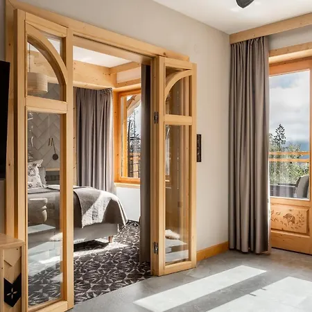 Apartahotel & Czarny Niedzwiedz Kościelisko