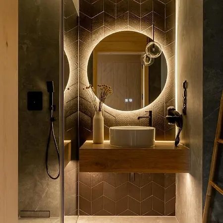 & Czarny Niedzwiedz アパートホテル 4*