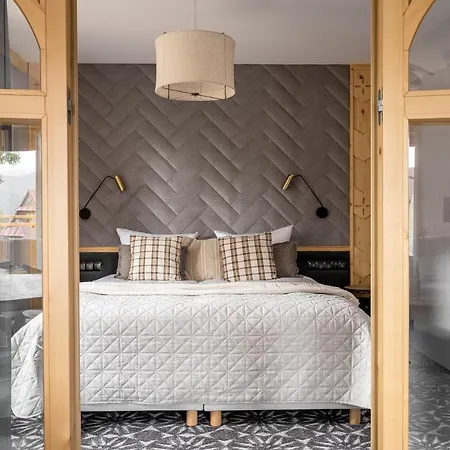 & Czarny Niedzwiedz アパートホテル 4*