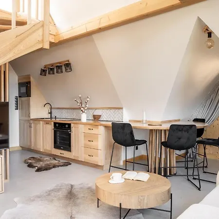 & Czarny Niedzwiedz アパートホテル