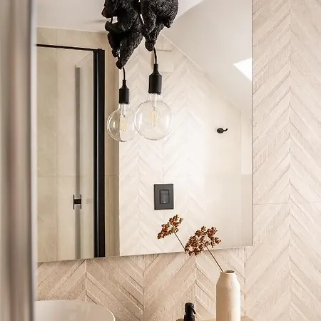 & Czarny Niedzwiedz 4*