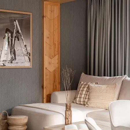 & Czarny Niedzwiedz アパートホテル 4*