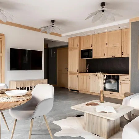Apartmanhotel & Czarny Niedzwiedz Kościelisko