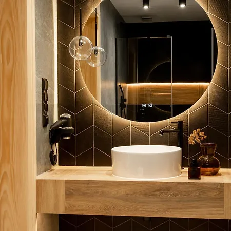 & Czarny Niedzwiedz 4*