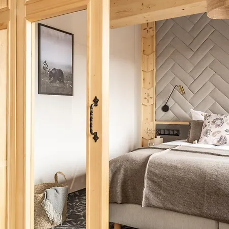 & Czarny Niedzwiedz 4* コシチェリスコ