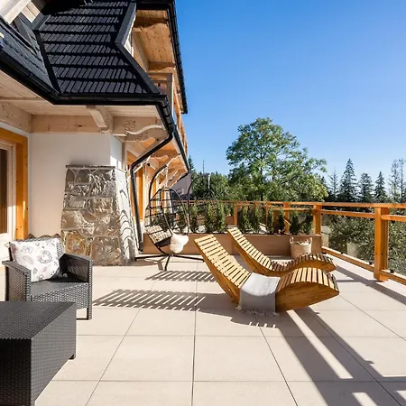 & Czarny Niedzwiedz 4* コシチェリスコ