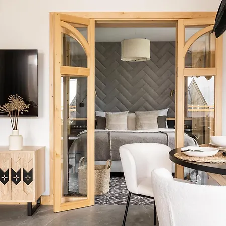 アパートホテル & Czarny Niedzwiedz コシチェリスコ