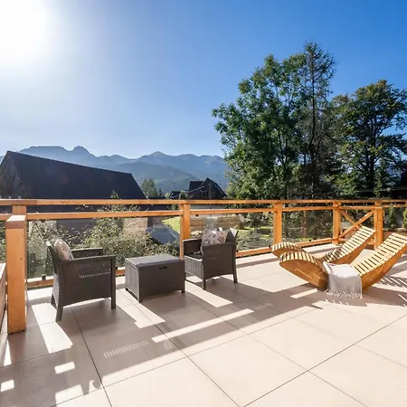 & Czarny Niedzwiedz 4* コシチェリスコ