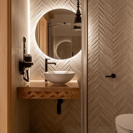 & Czarny Niedzwiedz アパートホテル コシチェリスコ