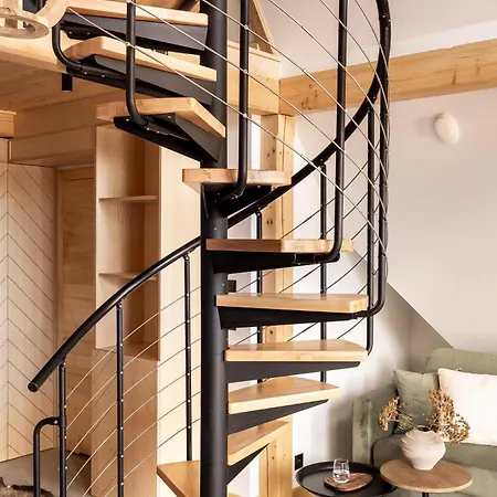 & Czarny Niedzwiedz アパートホテル 4*