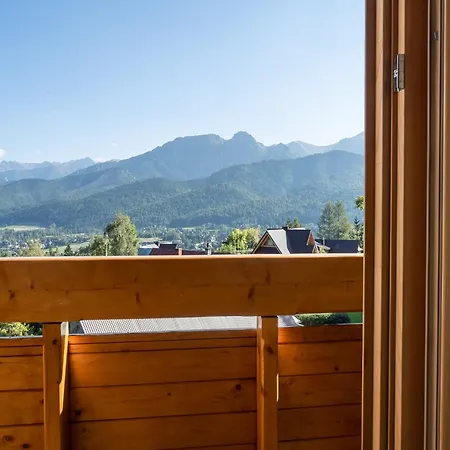 & Czarny Niedzwiedz 4* コシチェリスコ