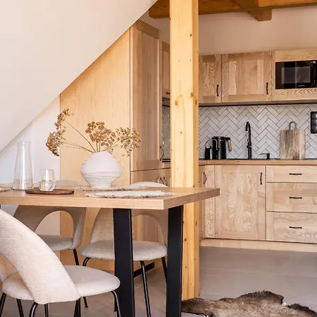 & Czarny Niedzwiedz アパートホテル