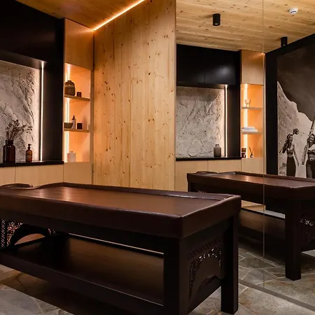 & Czarny Niedzwiedz 4*