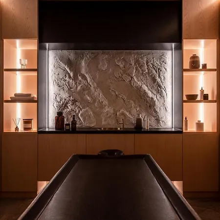 & Czarny Niedzwiedz 4*