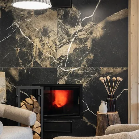 & Czarny Niedzwiedz アパートホテル 4*