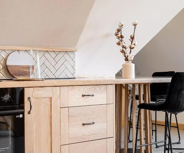 & Czarny Niedzwiedz 4*