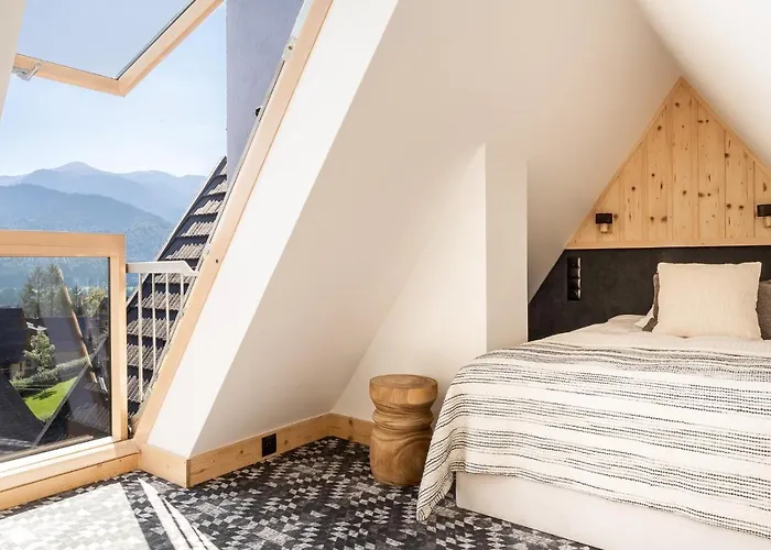 & Czarny Niedzwiedz 4*