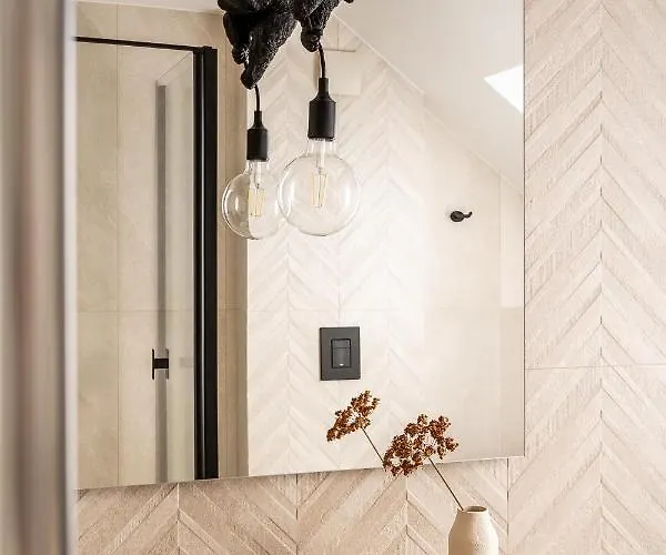 & Czarny Niedzwiedz 4*