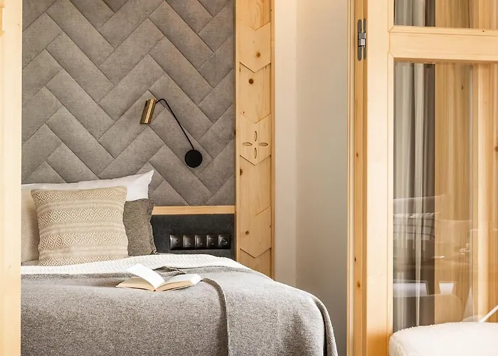 & Czarny Niedzwiedz 4*