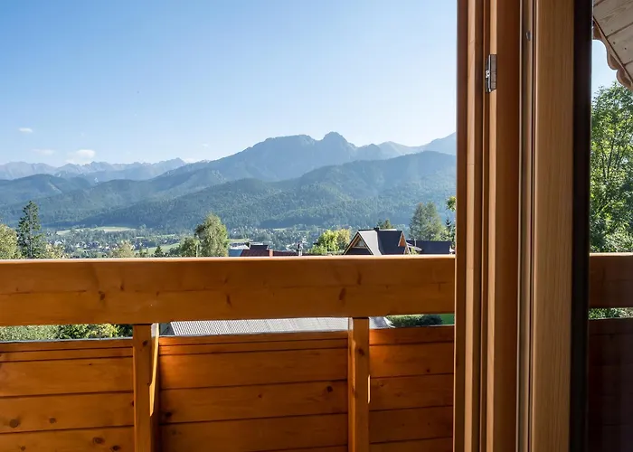 & Czarny Niedzwiedz 4* كوشتيليسكا