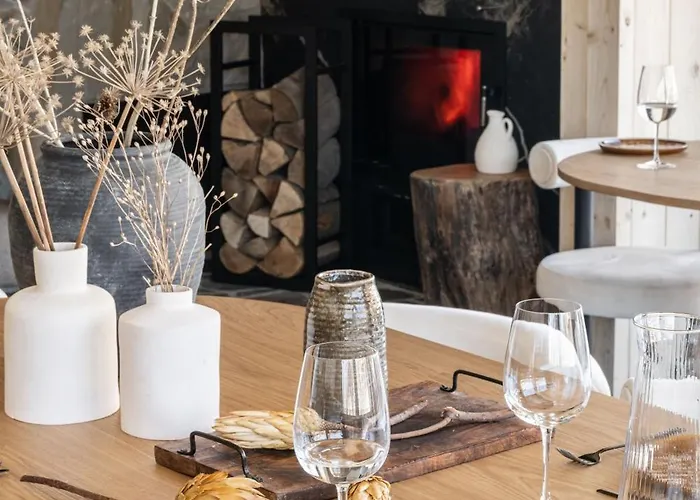 & Czarny Niedzwiedz 4* كوشتيليسكا